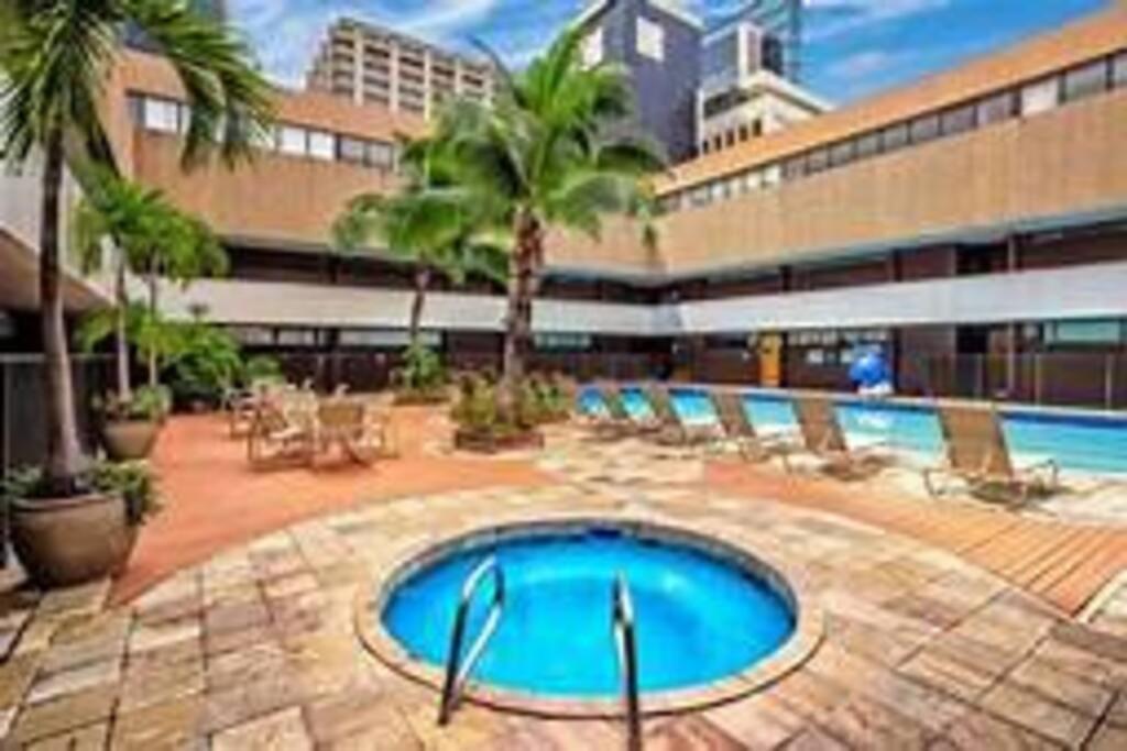 Condotel With Free Parking Wifi Central Ac Гонолулу Экстерьер фото